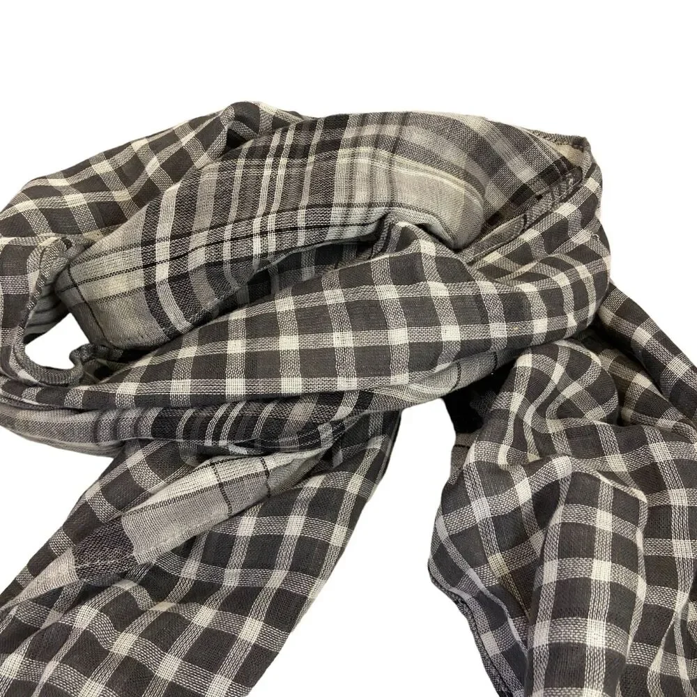 #6234 Black white and gray scarf lighweight 13x71 inches